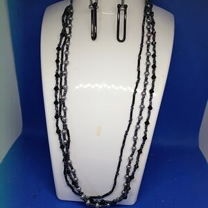 Chic Hand Made Black and Silver Beaded Necklace Set